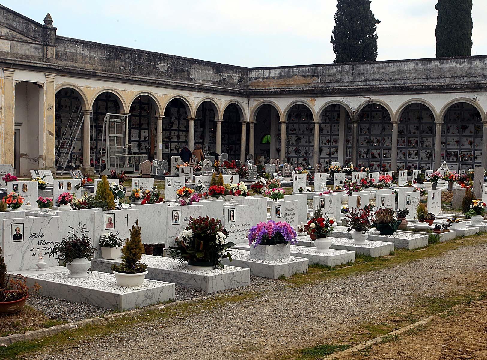 furto nel cimitero della rotta serve pi249 sicurezza e telecamere