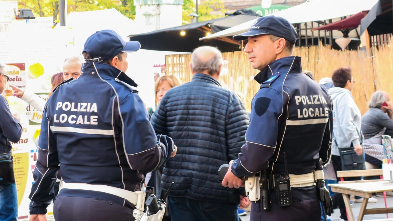 L’ordinanza di Palazzo civico è arrivata dopo la nota della polizia locale in merito a possibili rischi per la sicurezza urbana e per la tutela del decoro foto d’archivio L’ordinanza di Palazzo civico è arrivata dopo la nota della polizia locale in merito a possibili rischi per la sicurezza urbana e per la tutela del decoro foto d’archivio