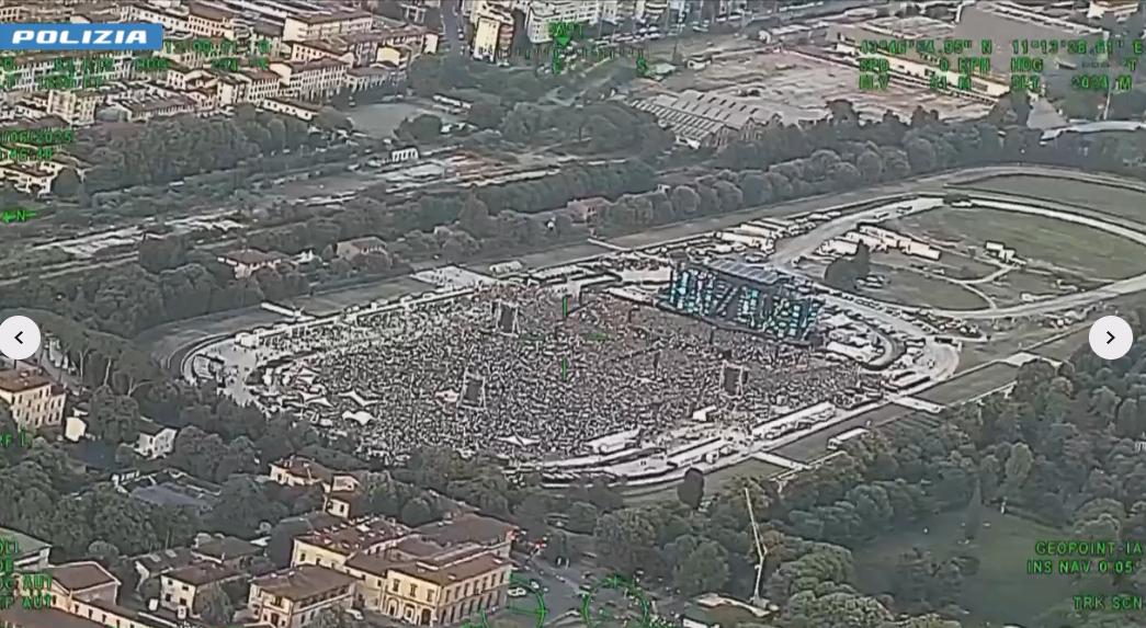 Firenze, il popolo di Vasco visto dall’alto: impressionanti immagini del maxi concerto Firenze, il popolo di Vasco visto dall’alto: impressionanti immagini del maxi concerto