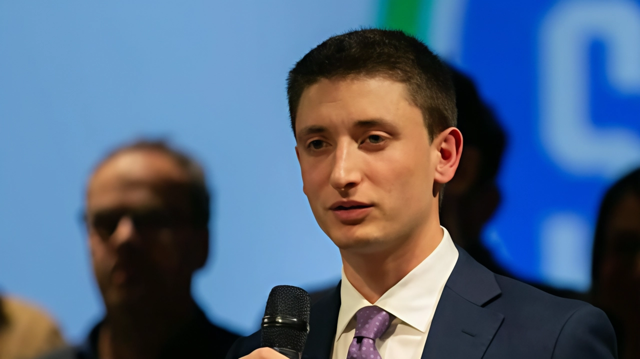 A Siena si tiene la conferenza 'Si-Cambia' sulle riforme costituzionali e istituzionali, con la partecipazione di consiglieri comunali e esperti. Organizzata da Bernardo Meoni e l'associazione ioCambio, l'evento mira a promuovere il dibattito su temi cruciali per la governance nazionale e locale. A Siena si tiene la conferenza 'Si-Cambia' sulle riforme costituzionali e istituzionali, con la partecipazione di consiglieri comunali e esperti. Organizzata da Bernardo Meoni e l'associazione ioCambio, l'evento mira a promuovere il dibattito su temi cruciali per la governance nazionale e locale.