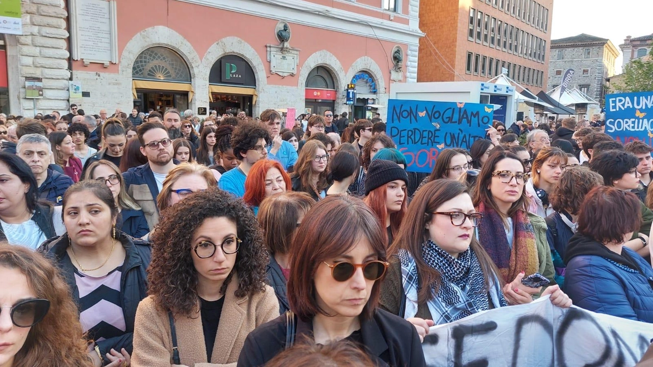 Studentessa uccisa, la città si è stretta intorno alla famiglia. "Una tragedia di tutta la nostra comunità"