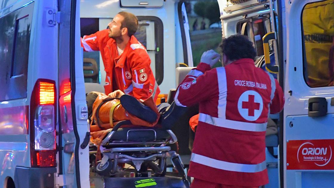 L’odiessea di un figlio: “Mamma bloccata a casa per mancanza di mezzi”. E salta la visita