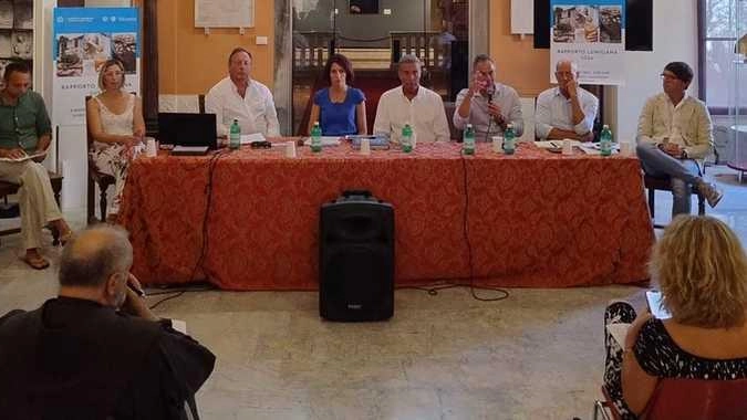 La presentazione a Fivizzano del ’Rapporto Lunigiana 2024’ a cura dell’Isr La presentazione a Fivizzano del ’Rapporto Lunigiana 2024’ a cura dell’Isr