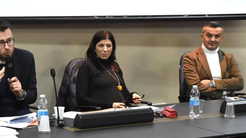 Rinnovabili, ieri l’incontro a palazzo Aldobrandeschi sul nuovo progetto di legge della Regione "Iter per bloccare le speculazioni". Limatola: "Faremo la nostra parte per raggiungere i risultati". Rinnovabili, ieri l’incontro a palazzo Aldobrandeschi sul nuovo progetto di legge della Regione "Iter per bloccare le speculazioni". Limatola: "Faremo la nostra parte per raggiungere i risultati".
