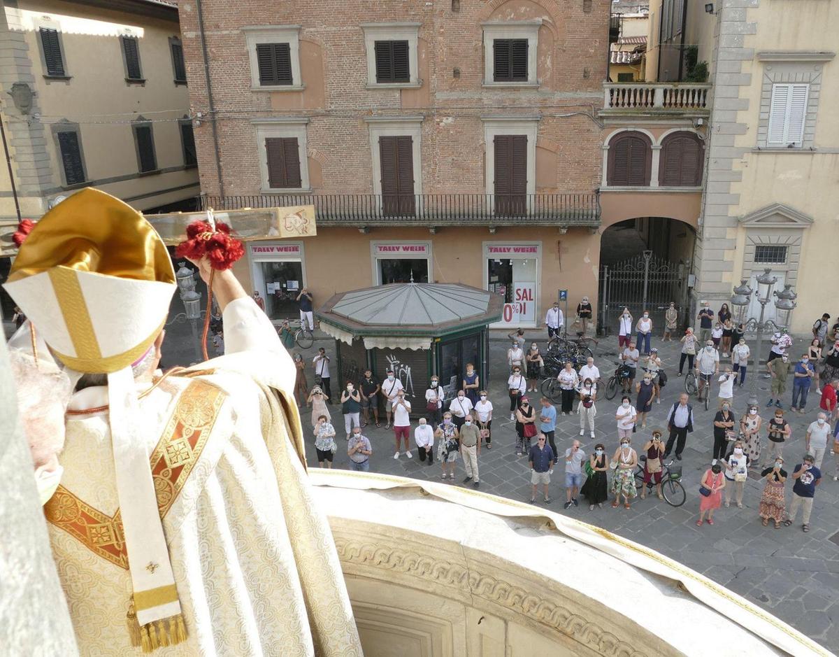 8 settembre il corteggio c8217232 programma ridotto della festa ma pi249 giorni per la preghiera