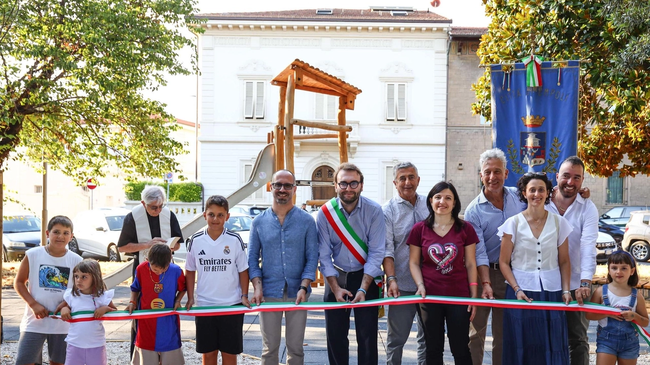 Il momento dell’inaugurazione con il sindaco Alessio Mantellassi (Gasperini/Germogli) Il momento dell’inaugurazione con il sindaco Alessio Mantellassi (Gasperini/Germogli)