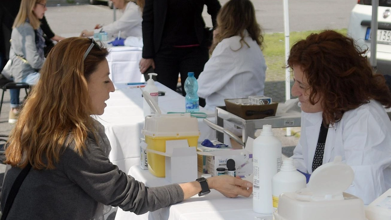 Una domenica dedicata alla salute e alla prevenzione, grazie all’iniziativa promossa dei medici del Club Lions Viareggio Host che –... Una domenica dedicata alla salute e alla prevenzione, grazie all’iniziativa promossa dei medici del Club Lions Viareggio Host che –...