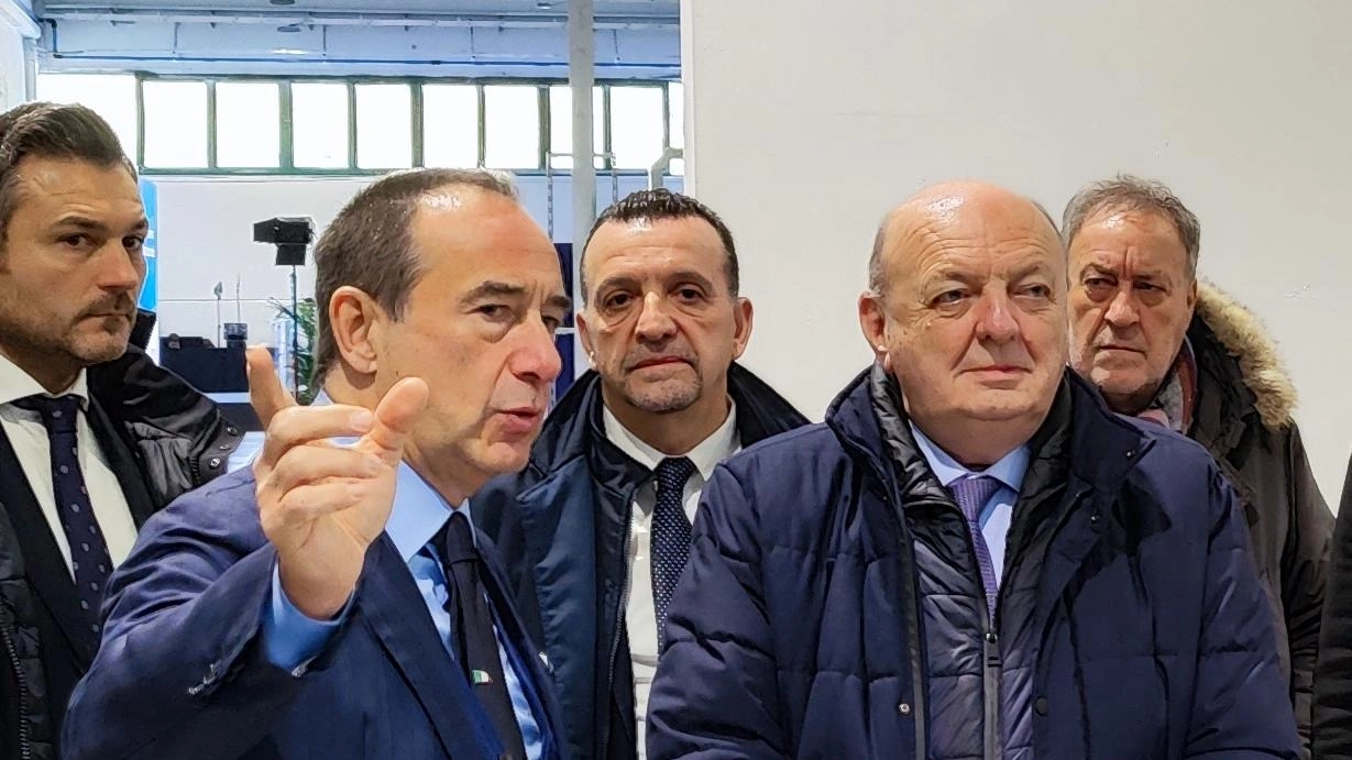Il ministro Fratin in visita nel sito terranuovese di Podere Rota Il ministro Fratin in visita nel sito terranuovese di Podere Rota