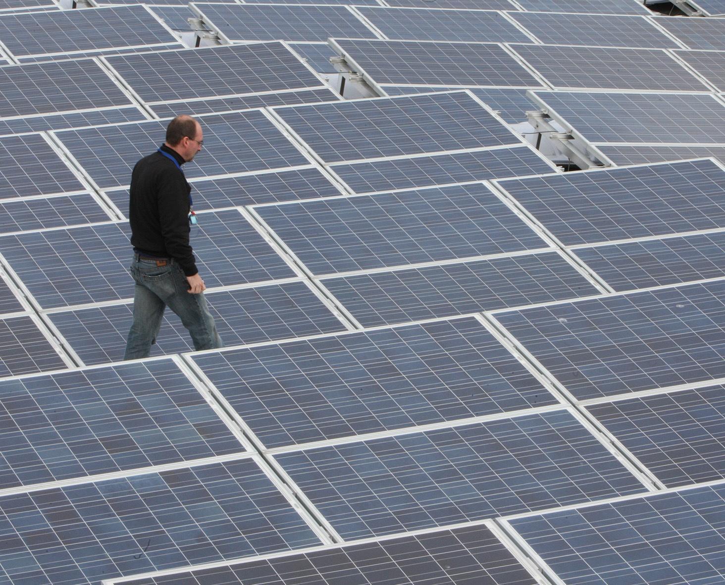 https://www.lanazione.it/image-service/view/acePublic/alias/contentid/ZDg2NGJjYmYtMDAyNS00/0/il-comune-dice-si-alla-costituzione-di-una-comunita-energetica-rinnovabile.jpeg