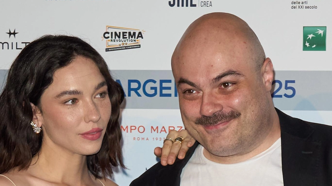 Domani alle 21.30 l’attore pratese, intervistato da Berti, presenta La vita da grandi