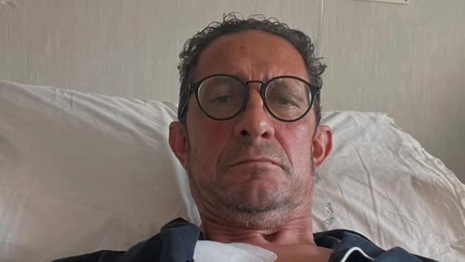 Igor Protti nel letto di ospedale, foto pubblicata su Instagram dall'ex bomber amaranto Igor Protti nel letto di ospedale, foto pubblicata su Instagram dall'ex bomber amaranto