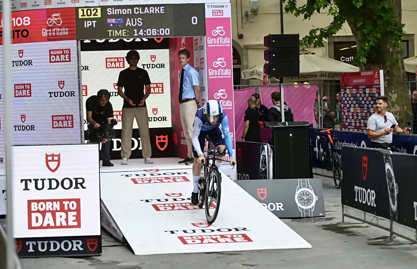 ”Vetrine in Rosa“. Giro, premiati i negozi