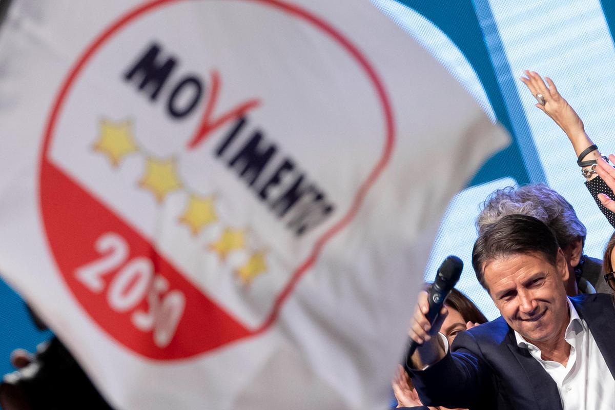 https://www.lanazione.it/image-service/view/acePublic/alias/contentid/ZDg4YjMyYWMtZDc2YS00/0/il-leader-del-movimento-5-stelle-giuseppe-conte-ansa.jpeg?f=1.91:1&w=1200
