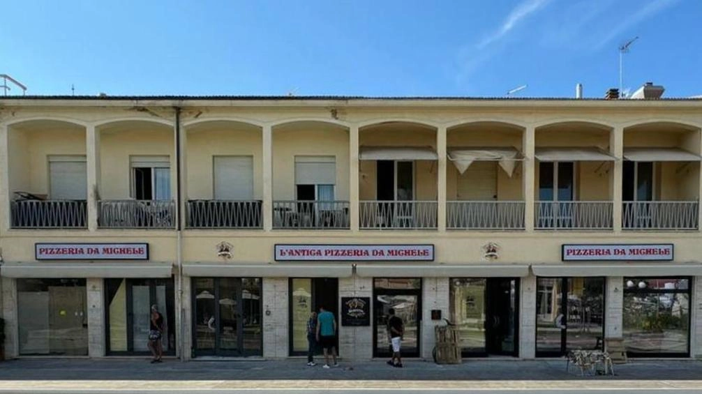 Il brand più famoso di Napoli inaugurerà la sede il prossimo mercoledì 31 luglio Il brand più famoso di Napoli inaugurerà la sede il prossimo mercoledì 31 luglio