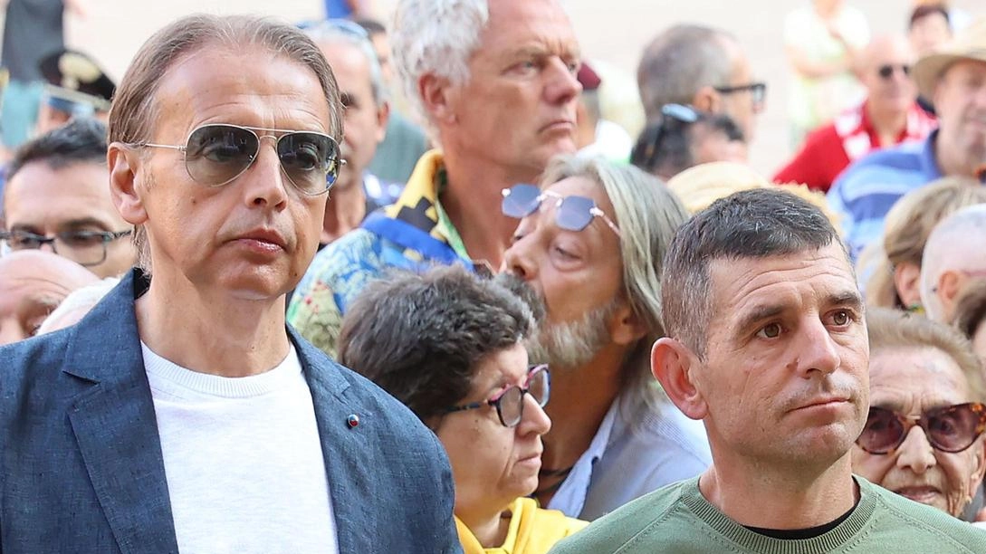 Il capitano della Pantera Franco Ghelardi. con Velluto. alla messa del fantino Il capitano della Pantera Franco Ghelardi. con Velluto. alla messa del fantino