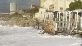 Un’occasione mancata, piena di parole vuote. Così l’associazione Arca bolla la posizione del Pd sul porto, "tra retorica e silenzi"....