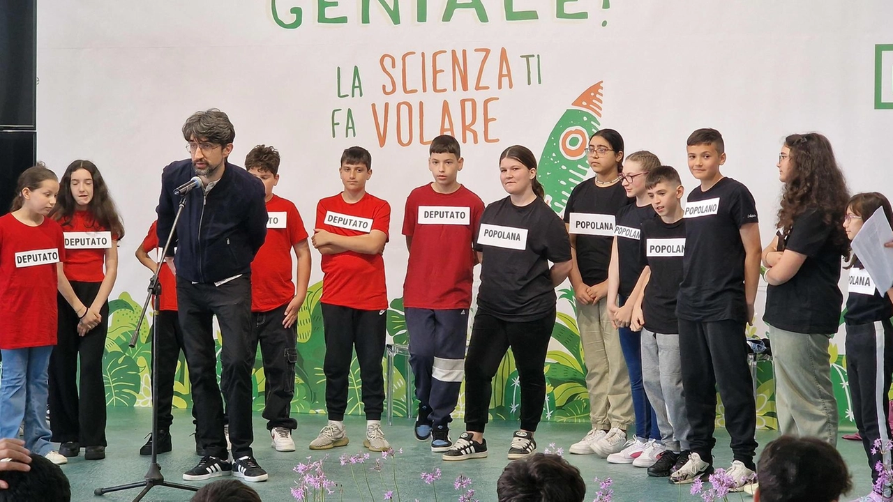 Tradizioni, storia, ambiente e sicurezza scolastica sono alcuni dei temi evidenziati nelle creazioni. I big della letteratura incontrano la tecnologia e c’è anche il video-cestino che riconosce i rifiuti. . Tradizioni, storia, ambiente e sicurezza scolastica sono alcuni dei temi evidenziati nelle creazioni. I big della letteratura incontrano la tecnologia e c’è anche il video-cestino che riconosce i rifiuti. .