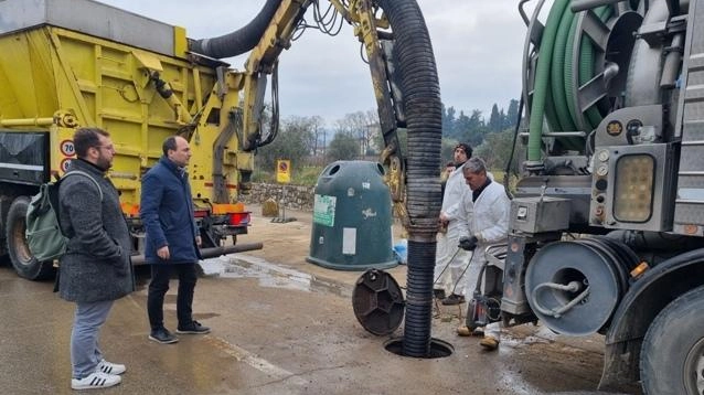 Il sopralluogo del sindaco Calamai Il sopralluogo del sindaco Calamai