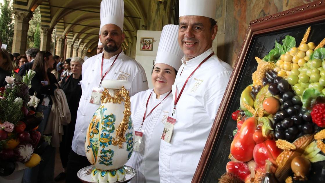 Il Rinascimento del Gusto. Pienone per i super dolci. Doni ai centri di accoglienza Il Rinascimento del Gusto. Pienone per i super dolci. Doni ai centri di accoglienza