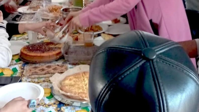 Una delle feste organizzata dall’Uovo di Colombo nelle sede di via Matteotti Una delle feste organizzata dall’Uovo di Colombo nelle sede di via Matteotti