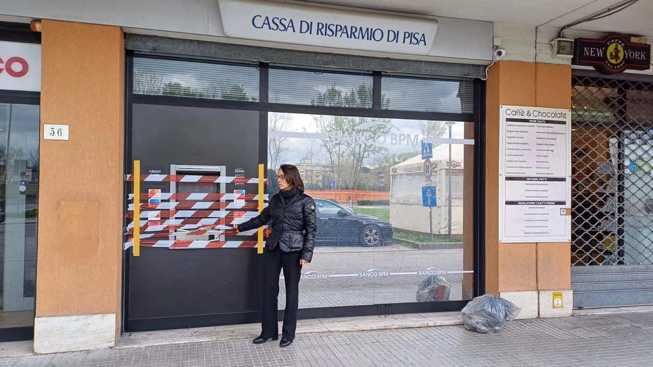 Un secondo tentativo è stato fatto dalla banda anche alla Cassa di Risparmio Volterra a Lunata (Capannori). Il precedente: solo pochi giorni fa (il 9 marzo) al banco Bpm di Riglione, angolo via Calatafimi.