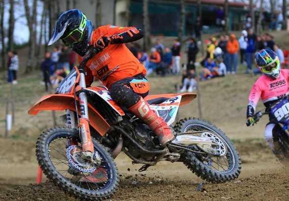 gabriele napolitano domina il campionato tosco umbro di motocross a miravalle