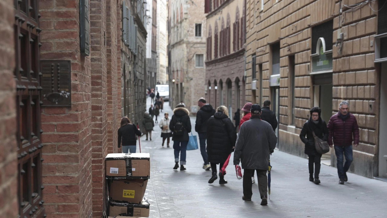 Una sola voce quella degli esercenti per segnalare le criticità di questa centralissima strada "Il decoro è fondamentale e invece lascia molto a desiderare. Non parliamo poi del turismo...". Una sola voce quella degli esercenti per segnalare le criticità di questa centralissima strada "Il decoro è fondamentale e invece lascia molto a desiderare. Non parliamo poi del turismo...".