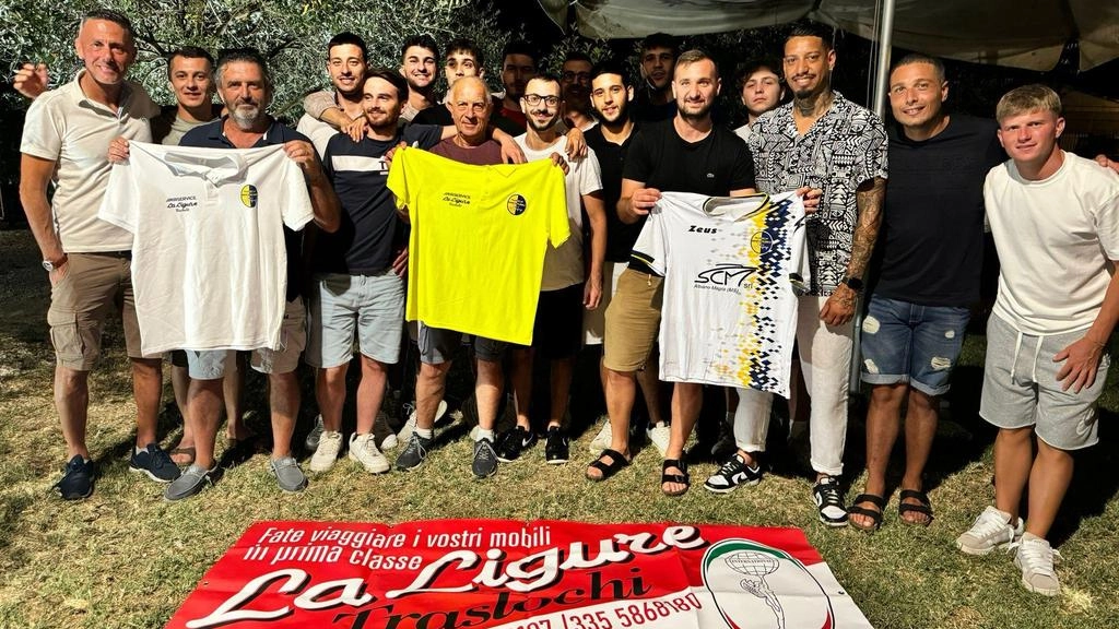 Il Romito Magra, neopromosso in prima categoria, presenta il suo progetto ambizioso per la nuova stagione, puntando su spirito di sacrificio e formazione giovanile. Nuovi calciatori e riqualificazione dell'impianto Biggi sono le novità. Il Romito Magra, neopromosso in prima categoria, presenta il suo progetto ambizioso per la nuova stagione, puntando su spirito di sacrificio e formazione giovanile. Nuovi calciatori e riqualificazione dell'impianto Biggi sono le novità.