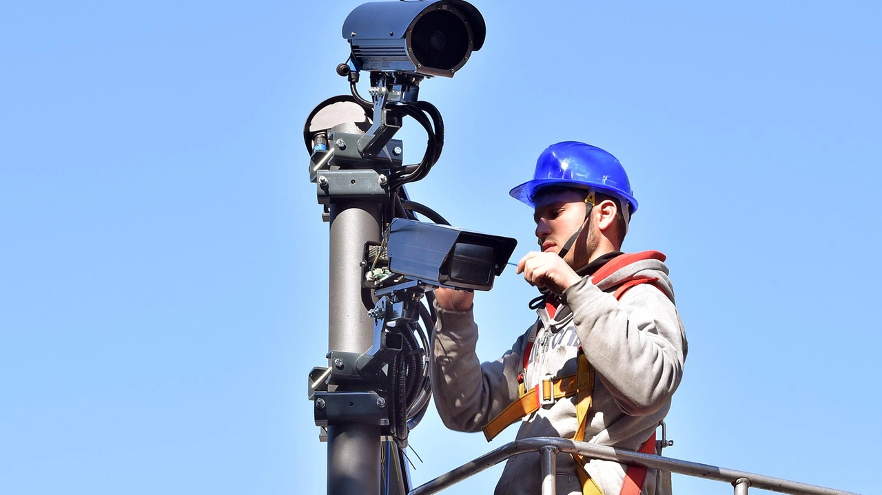 Il quartiere di Avenza avrà nuove telecamere acquistate dal Comune per. garantire la sicurezza ai residenti Il quartiere di Avenza avrà nuove telecamere acquistate dal Comune per. garantire la sicurezza ai residenti