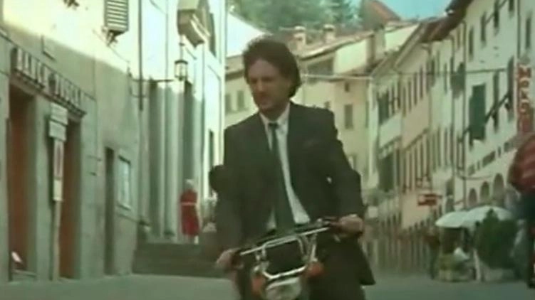 Il ritrovo sarà domani in piazza Tanucci a Stia al Bar Centrale lo stesso del film di Pieraccioni. L’ospite della giornata è colui che ha creato il tormentone "Che ce l’hai un gratta e vinci te?". . Il ritrovo sarà domani in piazza Tanucci a Stia al Bar Centrale lo stesso del film di Pieraccioni. L’ospite della giornata è colui che ha creato il tormentone "Che ce l’hai un gratta e vinci te?". .