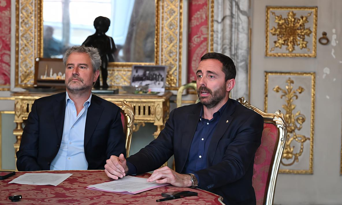 https://www.lanazione.it/image-service/view/acePublic/alias/contentid/ZDhkYWMyMzQtYWY4NC00/0/lucchese-futuro-ancora-tutto-da-scrivere-la-figc-non-invia-la-lettera-e-il-bando-slitta.jpeg