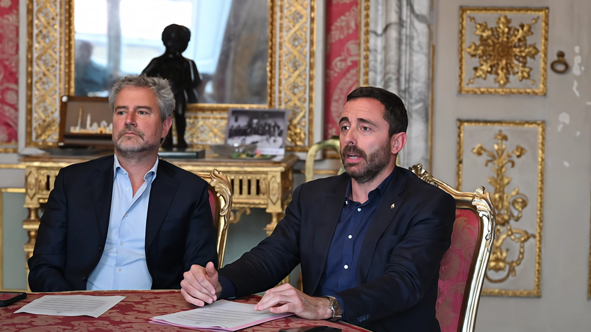 Il sindaco Mario PardinI e il vice sindaco con delega allo sport Fabio Barsanti stanno lavorando per dare un futuro calcistico ai colori rossoneri Il sindaco Mario PardinI e il vice sindaco con delega allo sport Fabio Barsanti stanno lavorando per dare un futuro calcistico ai colori rossoneri