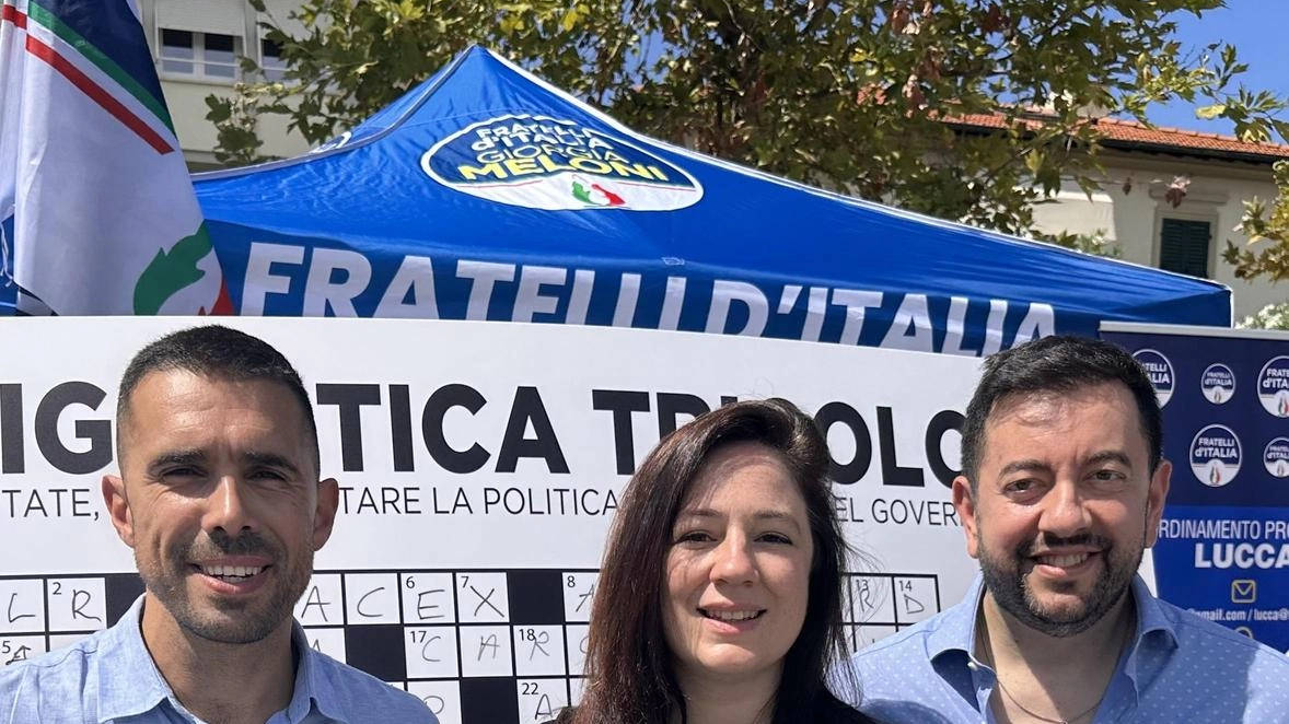 Gli esponenti del partito in piazza Gli esponenti del partito in piazza