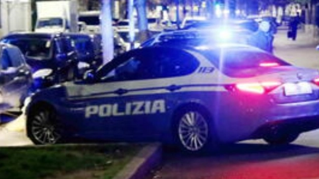 Polizia (immagine di repertorio) Polizia (immagine di repertorio)