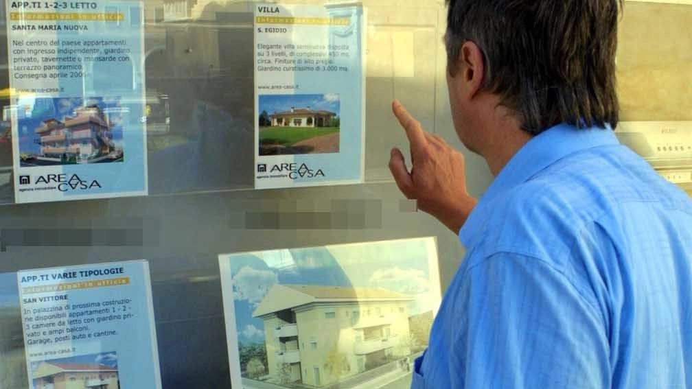 Poco meno di due miliardi di euro i beni che sono coperti da mutuo in provincia di Pistoia (foto d’archivio)
