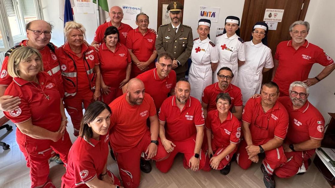 Rosario Valastro in visita alla Croce Rossa di Massa: "Grazie per l’impegno" Rosario Valastro in visita alla Croce Rossa di Massa: "Grazie per l’impegno"