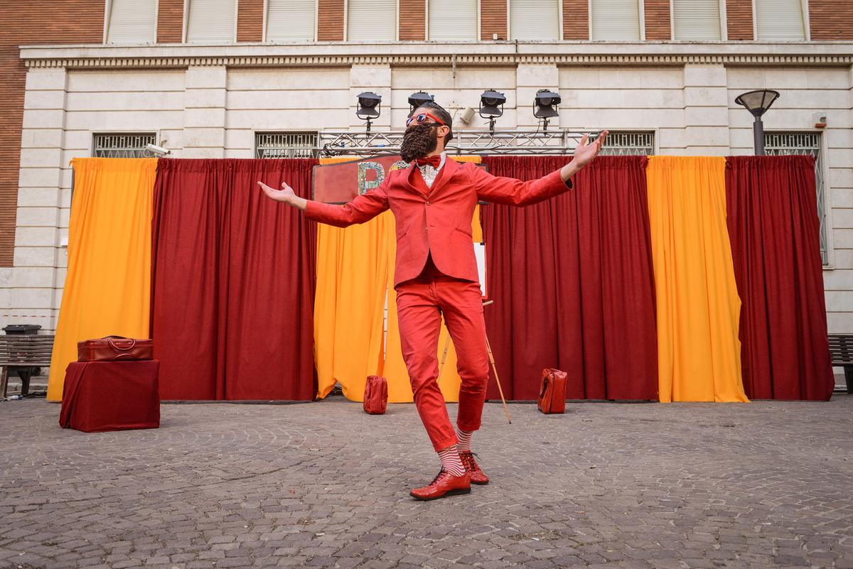 https://www.lanazione.it/image-service/view/acePublic/alias/contentid/ZDkyMzhlZTgtNjUyYi00/0/barba-fantasy-show.jpeg?f=1.91:1&w=1200