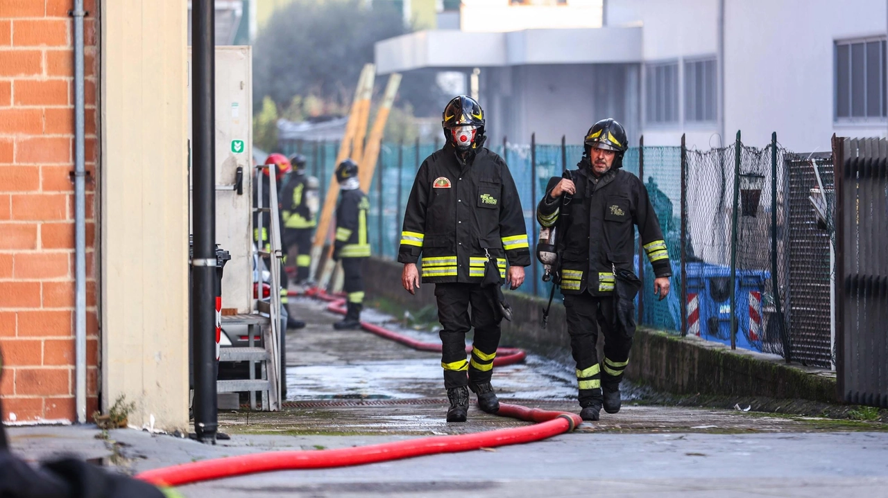 I vigili del fuoco sono intervenuti prontamente sul luogo dell’incendio domando le fiamme e limitando i danni (Gasperini/ FotoGermogli) I vigili del fuoco sono intervenuti prontamente sul luogo dell’incendio domando le fiamme e limitando i danni (Gasperini/ FotoGermogli)