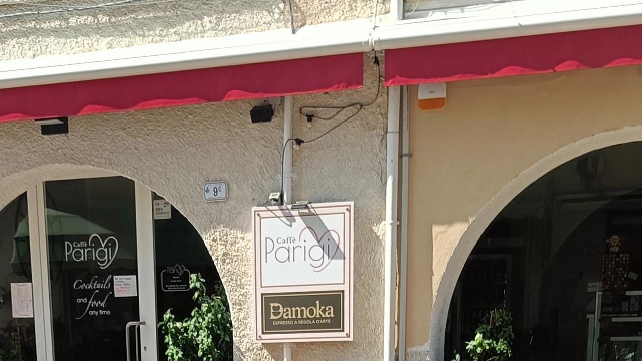 FOLLONICA Il Partito Democratico di Follonica esprime piena solidarietà a Silvia Campana, titolare del Bar Parigi, vittima - insieme al cognato...