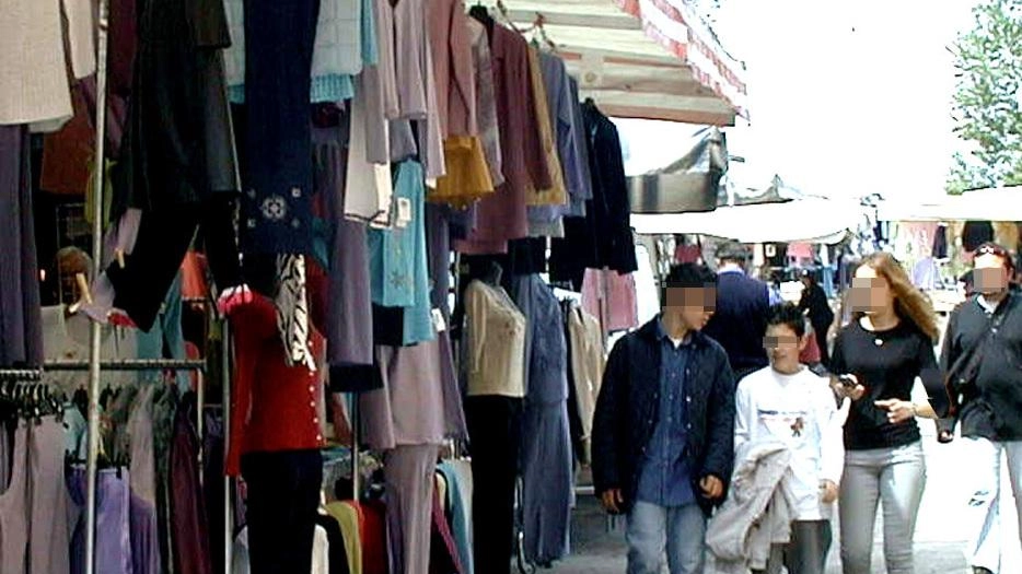 L’organizzazione del mercato domenicale nel mese di dicembre a Marina ha suscitato vivaci polemiche