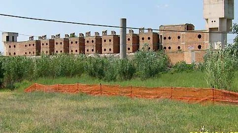 Il complesso che avrebbe dovuto ospitare le terme di Roselle che non è mai stato concluso E’ stato demolito sette anni fa