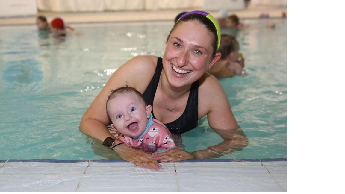 Una lezione di acquaticità. Domani per tutto il giorno alla piscina di Comeana è in programma per bambini dai 3 mesi ai 3 anni (in acqua con un genitore) Una lezione di acquaticità. Domani per tutto il giorno alla piscina di Comeana è in programma per bambini dai 3 mesi ai 3 anni (in acqua con un genitore)