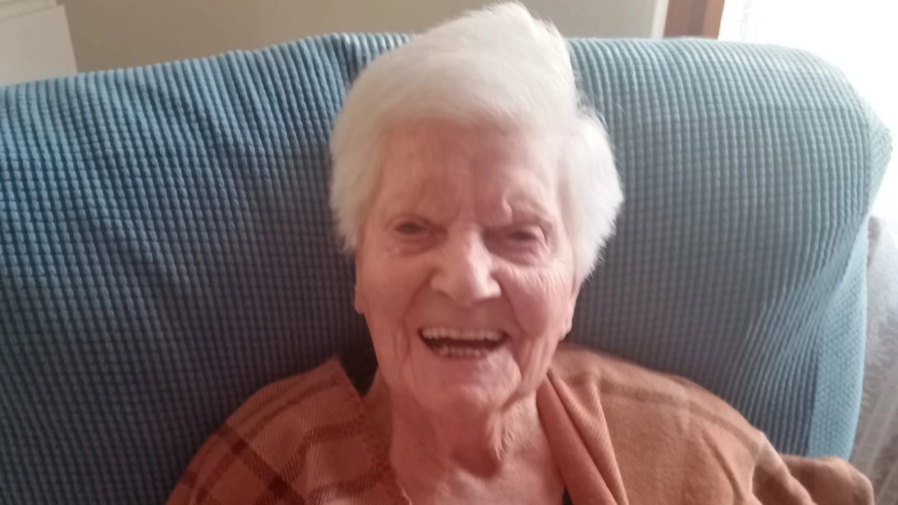 Mamie Tei nella sua casa a Prato Mamie Tei nella sua casa a Prato