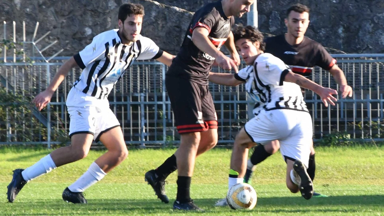 La Cuoiopelli pareggia 0-0 contro il Castelfiorentino, non riuscendo a sfruttare la situazione di difficoltà dell'avversario. La squadra resta seconda in classifica.