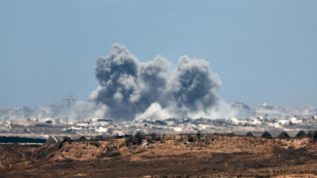 L'esercito israeliano ha dichiarato di aver informato il personale medico e i gruppi umanitari nel nord di Gaza di iniziare...
