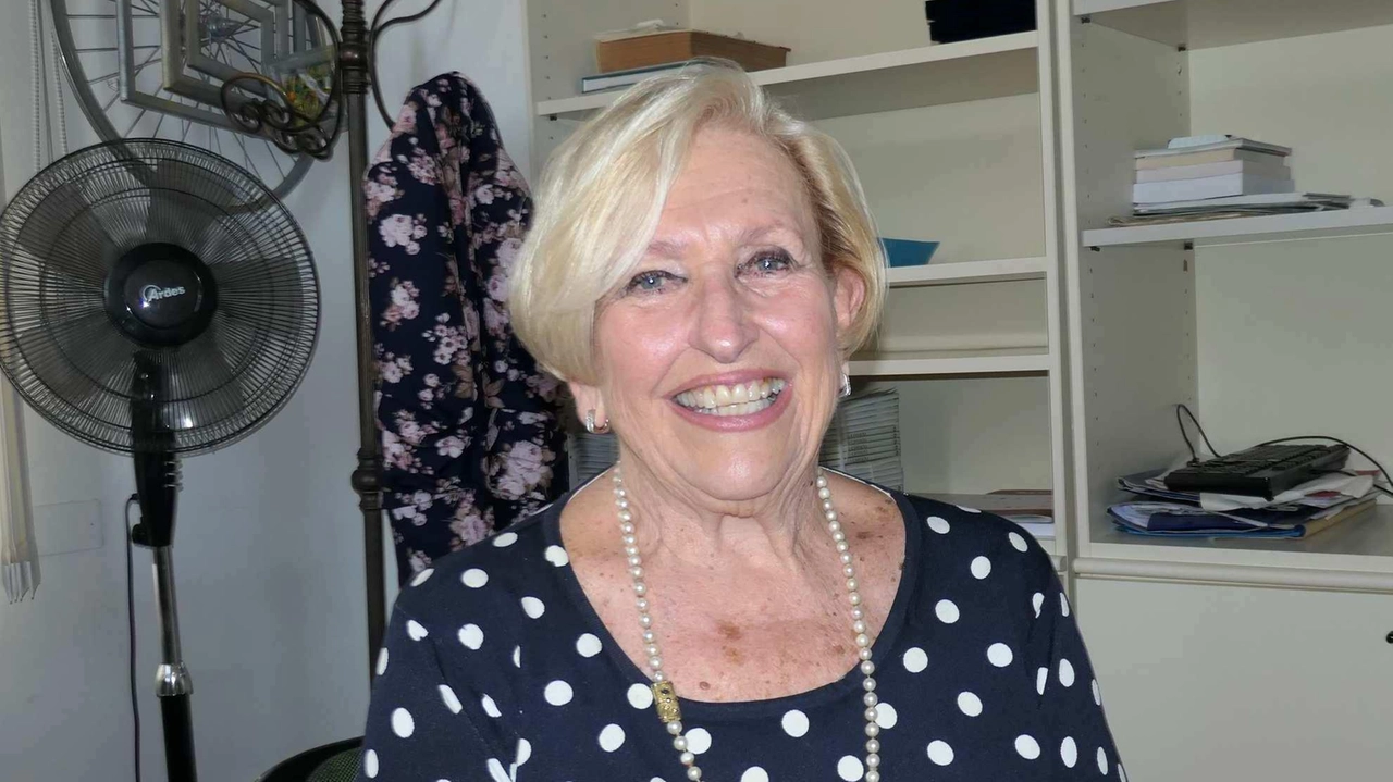 A Lucia Fiumalbi, volontaria della Biblioteca del Circolo Il Fienile, è stato clonato il profilo Fb da cui sono partite richieste di soldi A Lucia Fiumalbi, volontaria della Biblioteca del Circolo Il Fienile, è stato clonato il profilo Fb da cui sono partite richieste di soldi