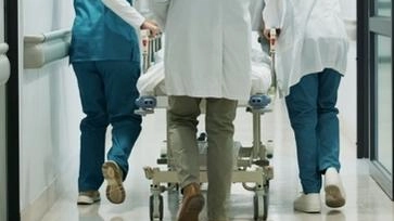 Due mesi di ricovero, l’ansia per la madre e il messaggio liberatorio di ringraziamento. Sensazioni forti contenute nella lettera di... Due mesi di ricovero, l’ansia per la madre e il messaggio liberatorio di ringraziamento. Sensazioni forti contenute nella lettera di...