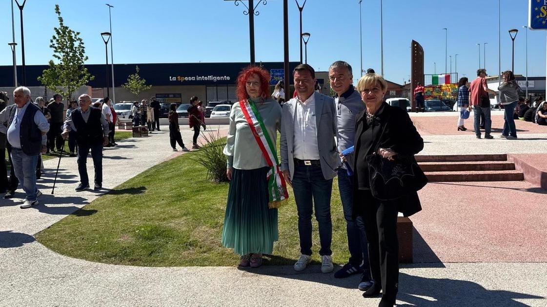https://www.lanazione.it/image-service/view/acePublic/alias/contentid/ZGEzYjllNjQtZTBiMS00/0/e-nata-piazza-guglielmo-maltagliati-un-uomo-simbolo-della-comunita.jpeg?f=16:9&w=1200&h=630