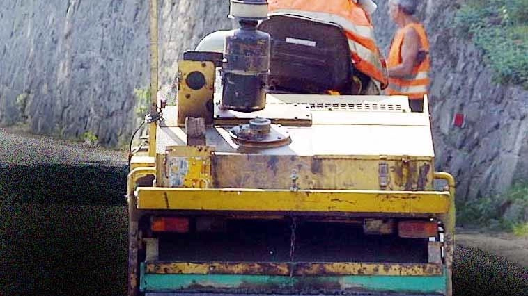 Indiano, arriva il nuovo asfalto Indiano, arriva il nuovo asfalto