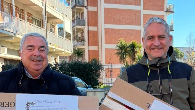 Oltre 250 dolci consegnati dal club Riviera Apuana del Centenario Oltre 250 dolci consegnati dal club Riviera Apuana del Centenario